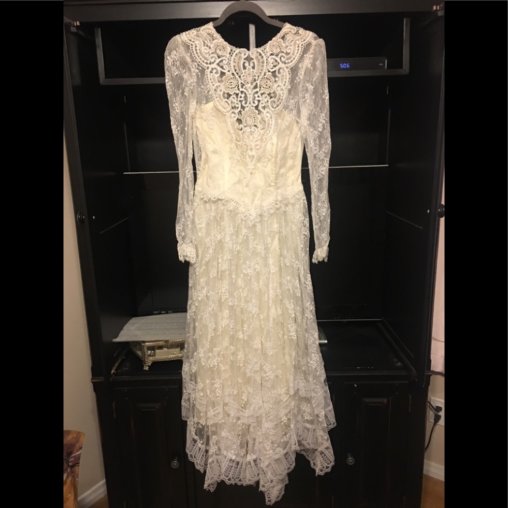 Vintage wedding dress
